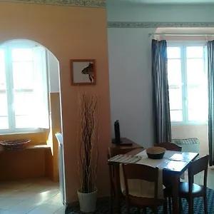 Aparthotel La Vela - Dimora D'epoca-, Capraia